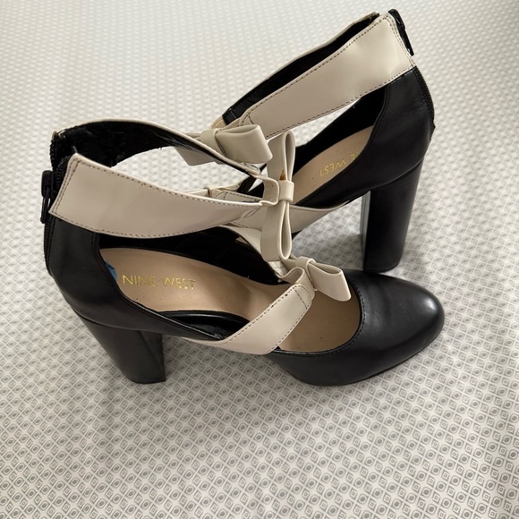NINE WEST Dannell Mary Jane Pumps Black and Cream Bow Accents Size 7.5 - Picture 7 of 8